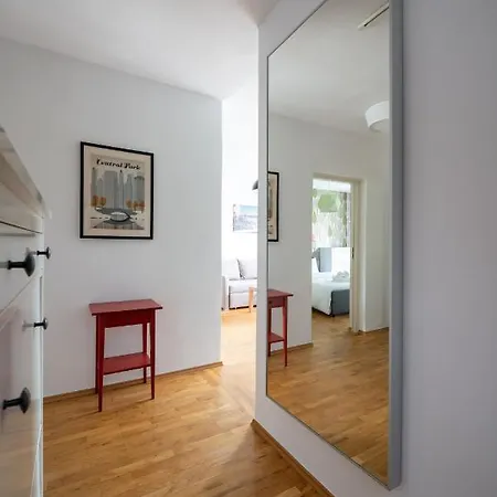 Woronicza 42 Standard By Bookinghost Appartement Warschau