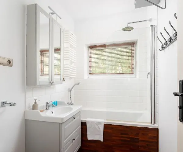 Woronicza 42 Standard By Bookinghost Apartment Warsaw